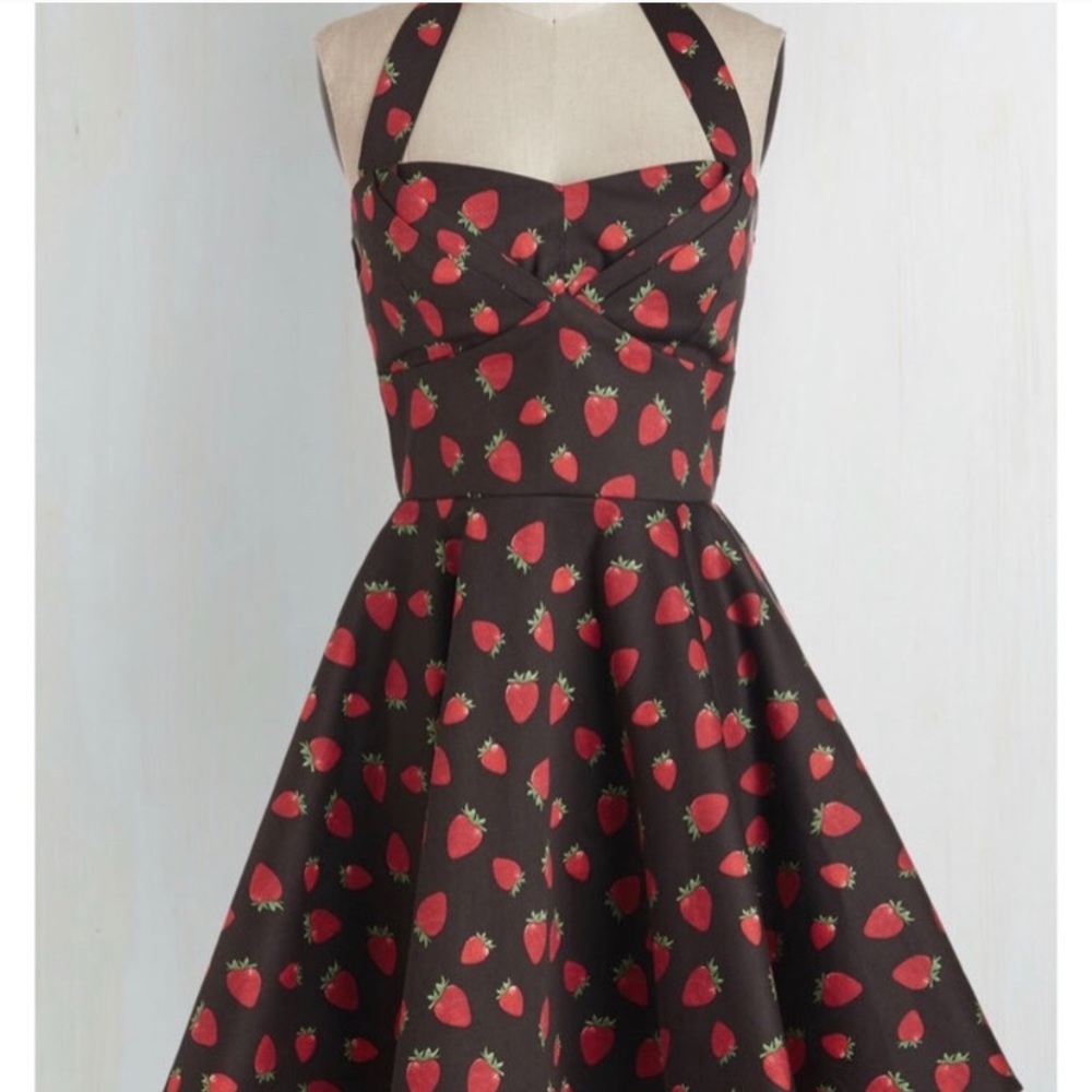 Traveling cupcakes dress in strawberries